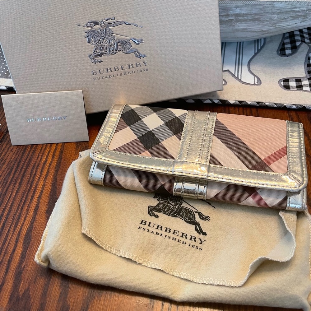 Burberry gold silver nova check wallet